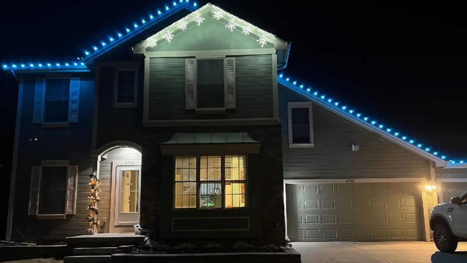 Omaha Home With Snowflake And C9 Holiday Lights